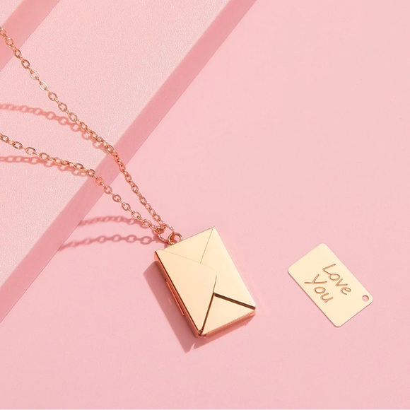Hearts Valley Envelope Necklace - Picture 1 of 4